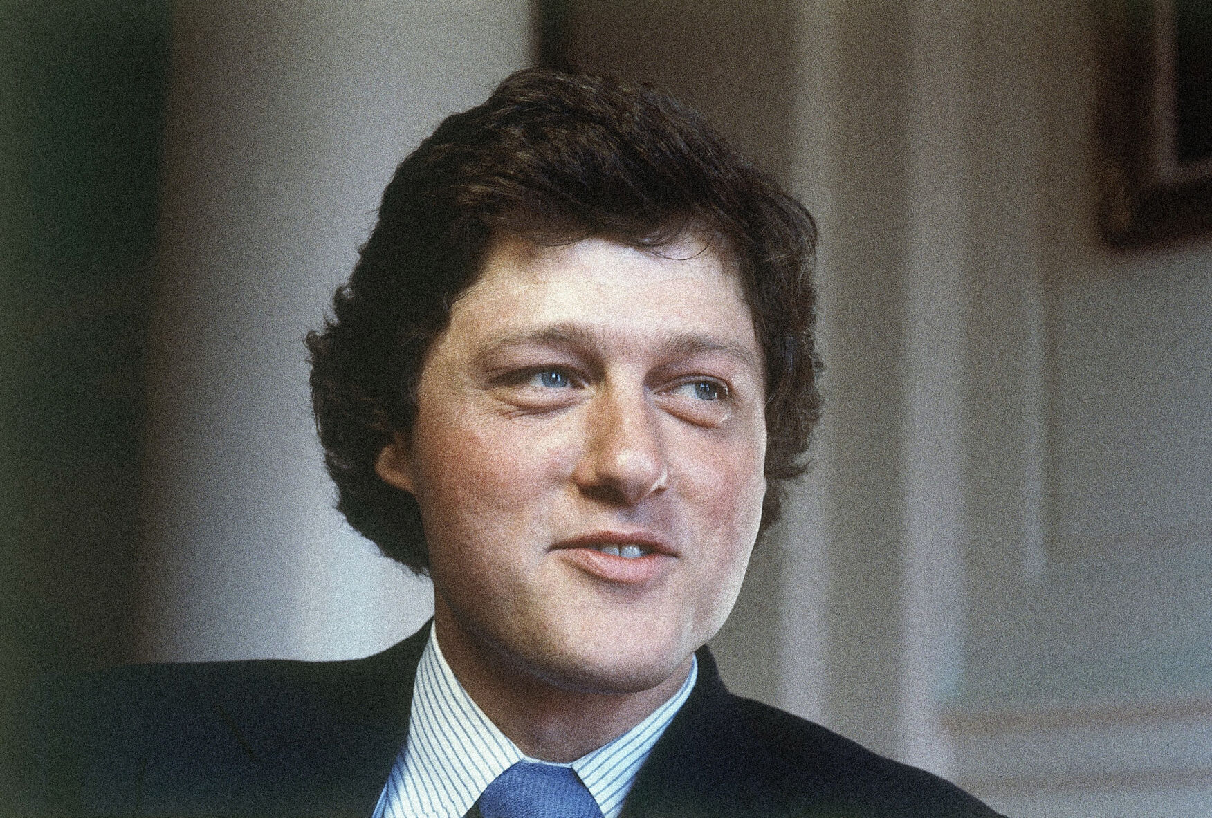 1978: Elected governor of Arkansas